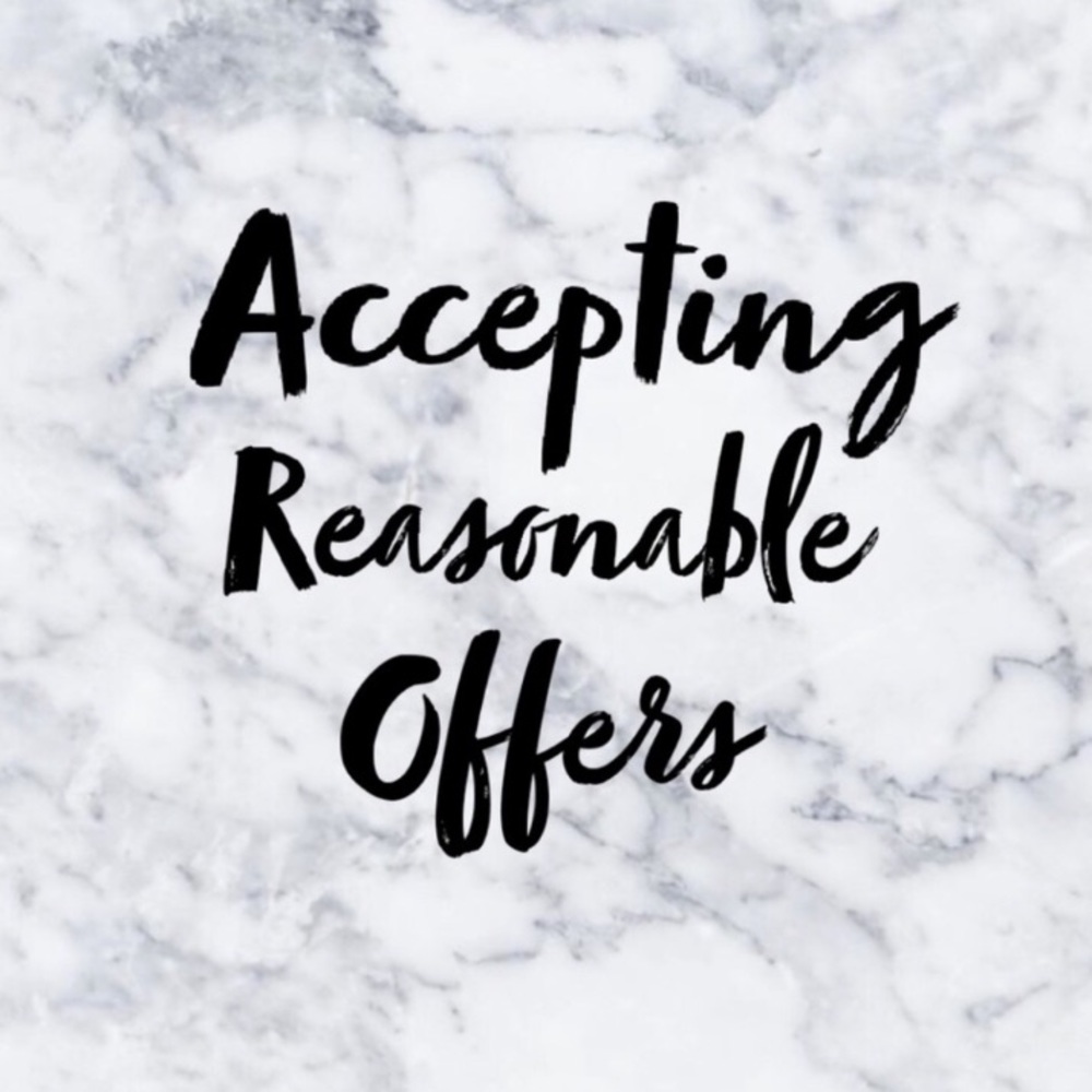 Make an Offer, Dolls!